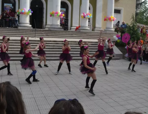 С масов флашмоб Асеновград ще отбележи Световния ден на танца (ВИДЕО)