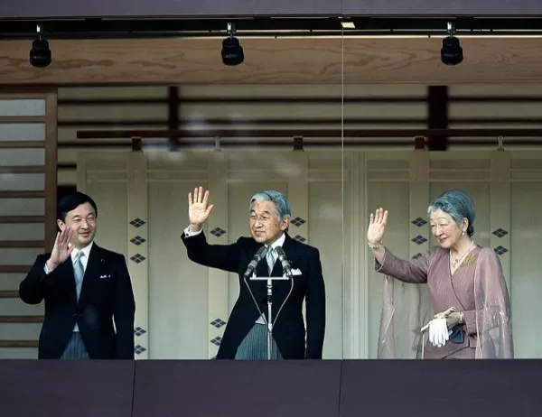 Японският император официално абдикира 