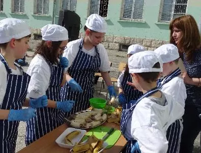 Ученици от Русе навлизат във вкусните дебри на кулинарията