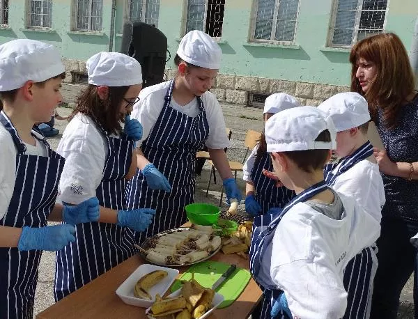 Ученици от Русе навлизат във вкусните дебри на кулинарията