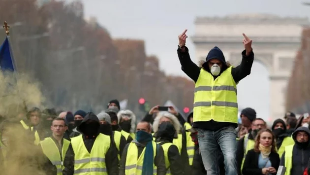 250 000 в Париж протестират срещу пенсионната реформа 