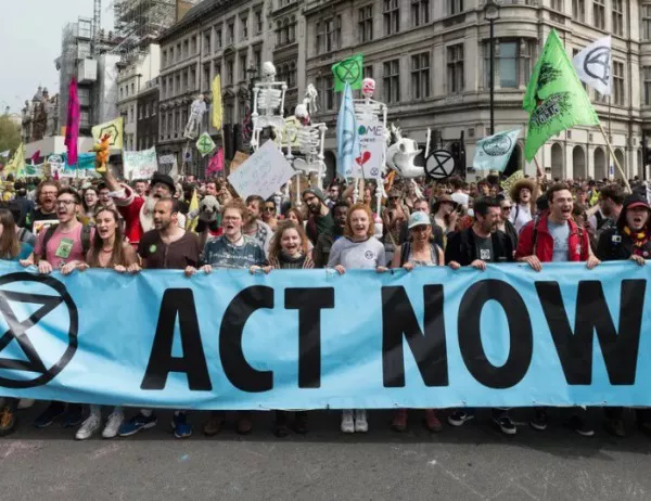 Климатичните протести накараха Великобритания да поеме по изцяло нов път