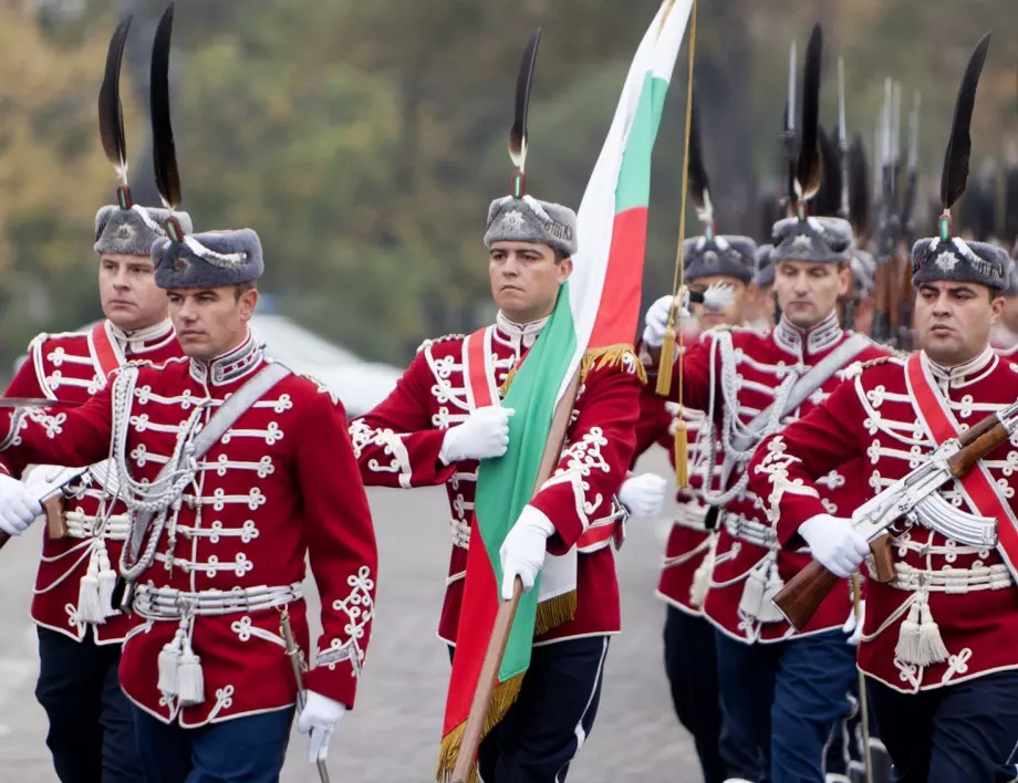 Марширува ли на едно място българската армия въпреки големи харчове?