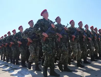 Недостатъчно войници: Eвропейските армии се чудят как да привлекат новобранци
