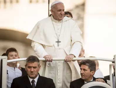 Папа Франциск: Нека бързо поемем по пътя на мира и братството