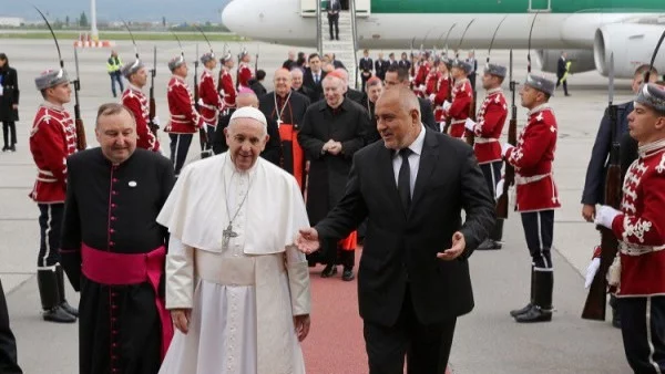 Аз в божиите работи не се бъркам. Господ е назначил и папата, и патриарха