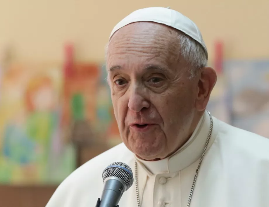 Папата призова за уважение към проститутките