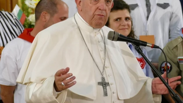 Папата подари палат на Ватикана на бездомници 
