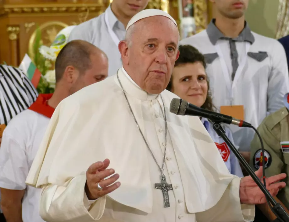 Папата подари палат на Ватикана на бездомници 