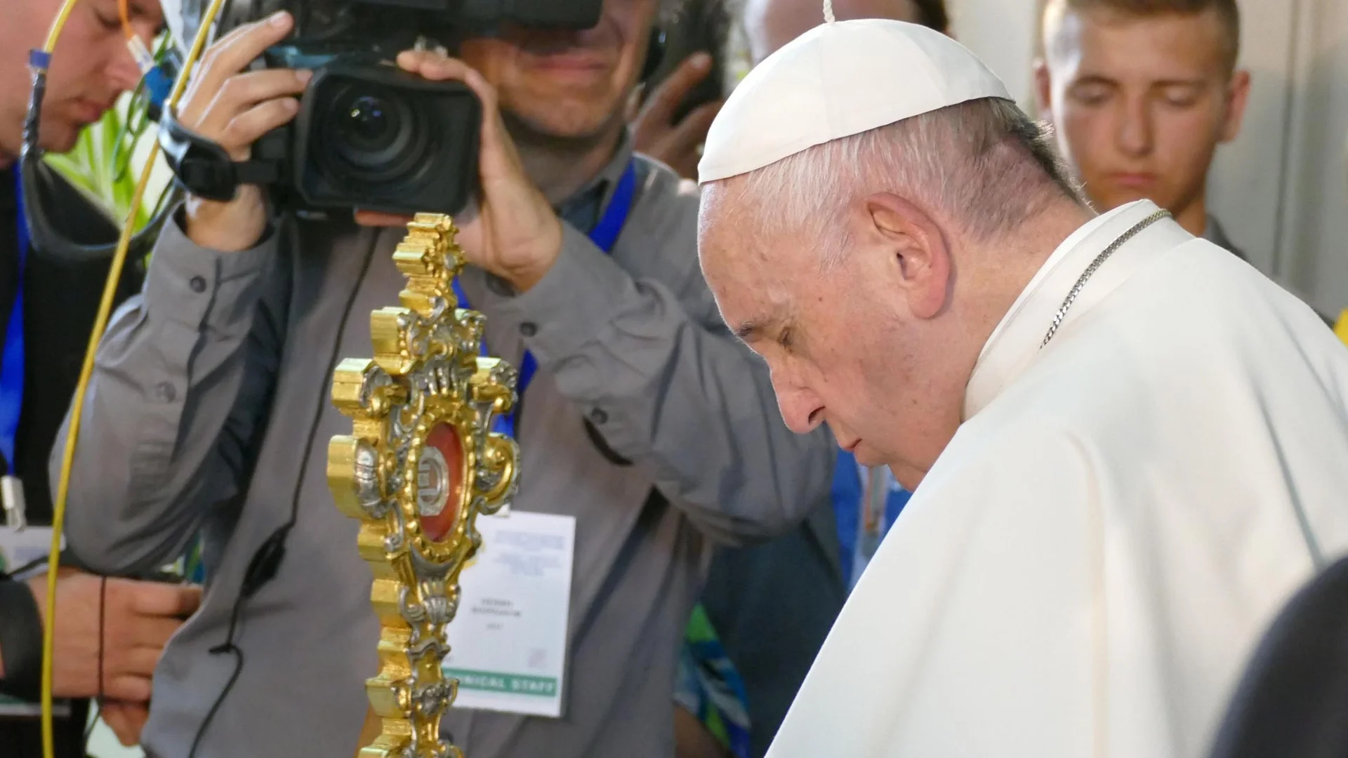Папата:Тъгата идва от Лукавия