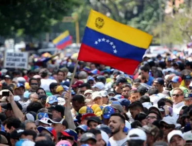 Арест за трима венецуелски опозиционни активисти след предизборен митинг