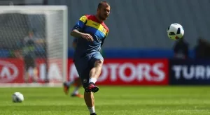 {{ otherArticle[0].article.title }}