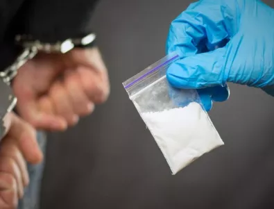Повдигнаха обвинения на петима за разпространение на наркотици в Слънчев бряг 