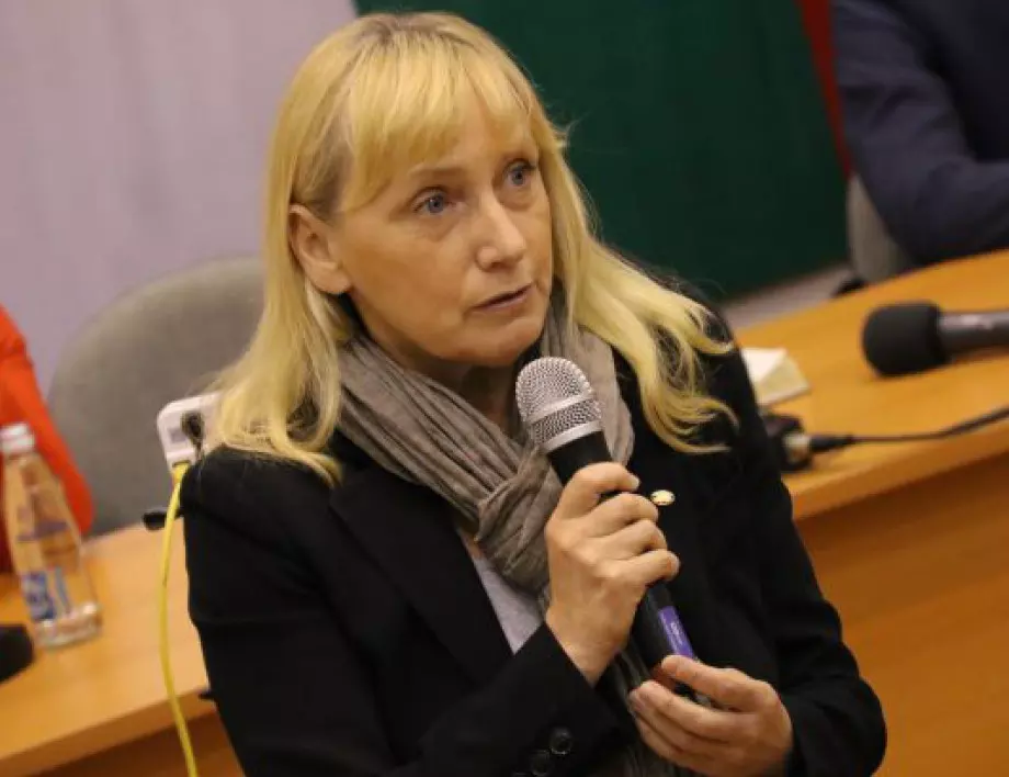 Елена Йончева: Мониторинговата група не е разследващ орган, целта ни е дебат