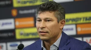 Английски фенове добавиха "глух" в страницата на Балъков в Уикипедия