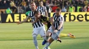 {{ otherArticle[0].article.title }}