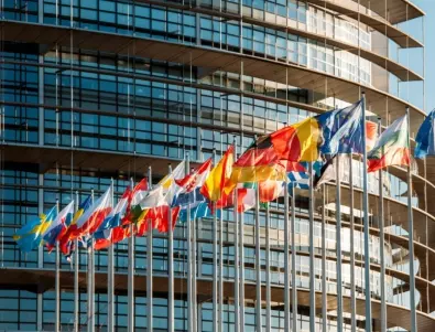 Европарламентът призова страните да прекратят извънредното положение