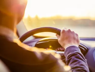 Правителството предлага 17-годишните да могат да шофират с придружител