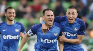 Официално: Капитанът на Левски подписа нов договор