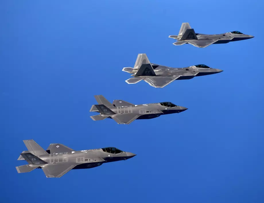 В САЩ се изчерпа вярата в изтребителя F-35
