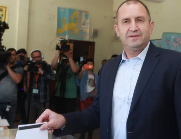 Румен Радев: Нуждаем се от демократична България с ефективността на институциите си и образованието