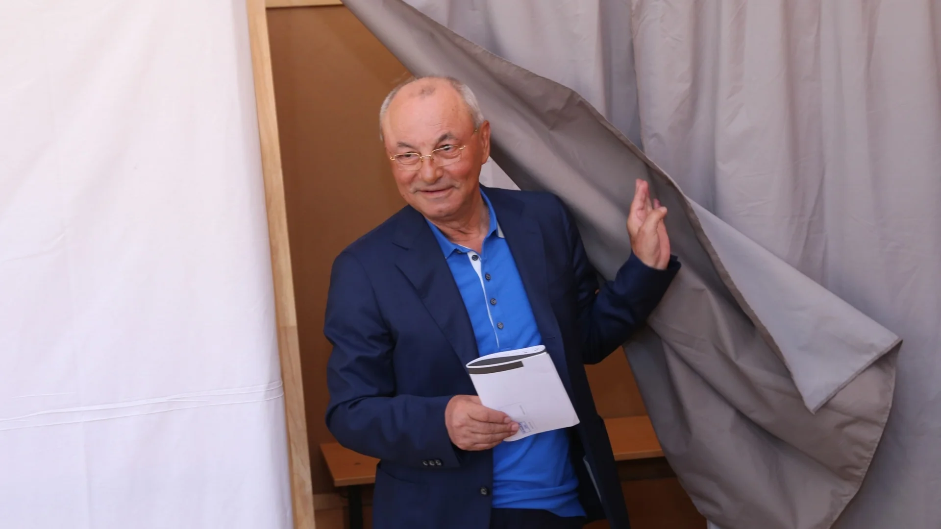 "ДПС ще рухне. Това е пародия, начело с колос с глинени крака": Говори бивша дясна ръка на Доган