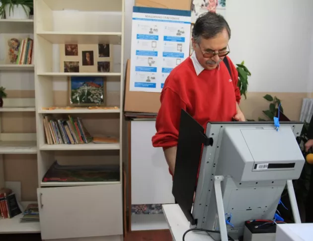 ГЕРБ се готви да спре машинното гласуване минимум за местните избори