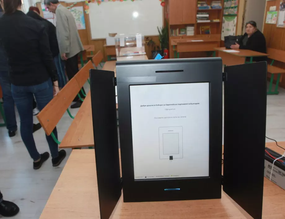 Диана Евтимова: Минута и 20 секунди е средното време за гласуване с машина