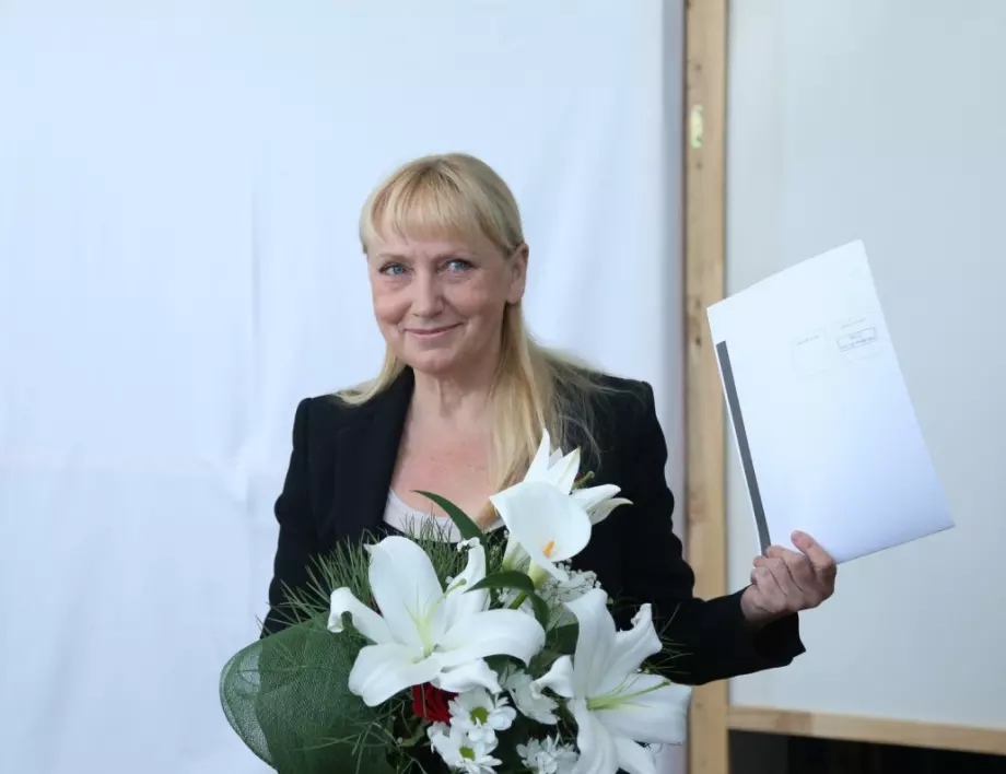 Елена Йончева пред чуждо издание: България се превърна в мафиотска държава