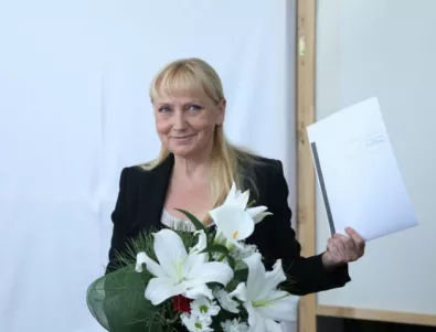 Парламентът прекрати депутатските правомощия на Елена Йончева и Петър Витанов