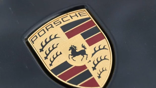 Прокурори и полицаи нахлуха в офисите на Porsche