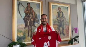 {{ otherArticle[0].article.title }}