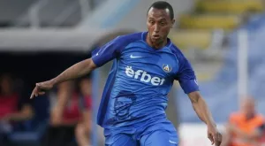 {{ otherArticle[0].article.title }}