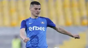 {{ otherArticle[0].article.title }}