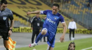 {{ otherArticle[0].article.title }}