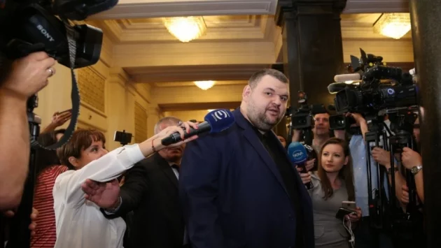Хиндлиян и Тити Папазов защитиха дарението на Делян Пеевски за "Левски"