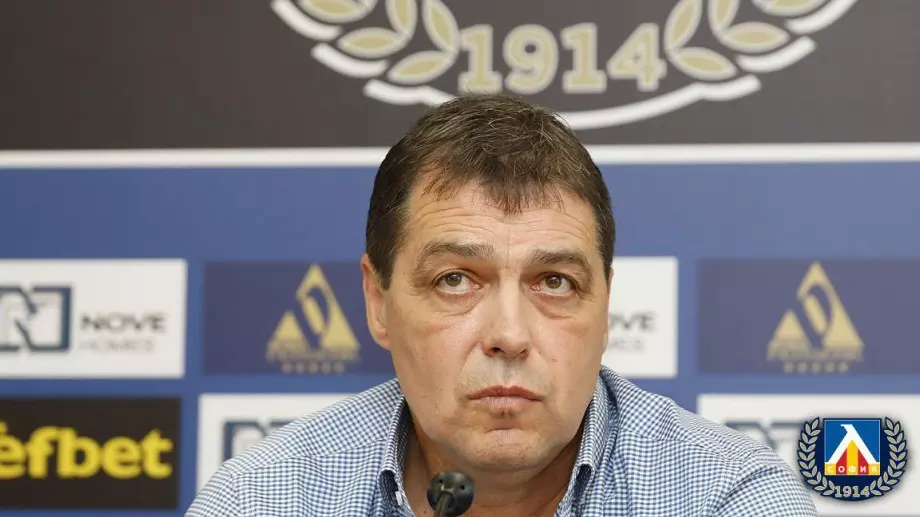 Ясен Петров е набелязан за нов треньор на Левски при оставка на Хубчев