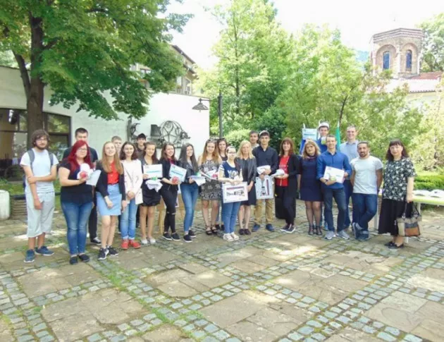 Ученик от Враца получи първа награда за изобретена 3D пешеходна пътека