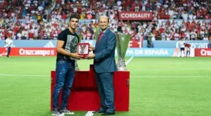 Стотици се сбогуваха за последно с Рейес в Испания