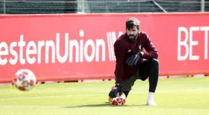 Алисон се разплака при кръщението на Фирмино (ВИДЕО)