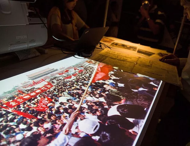 Стотици студенти загиват на площад Тянанмън
