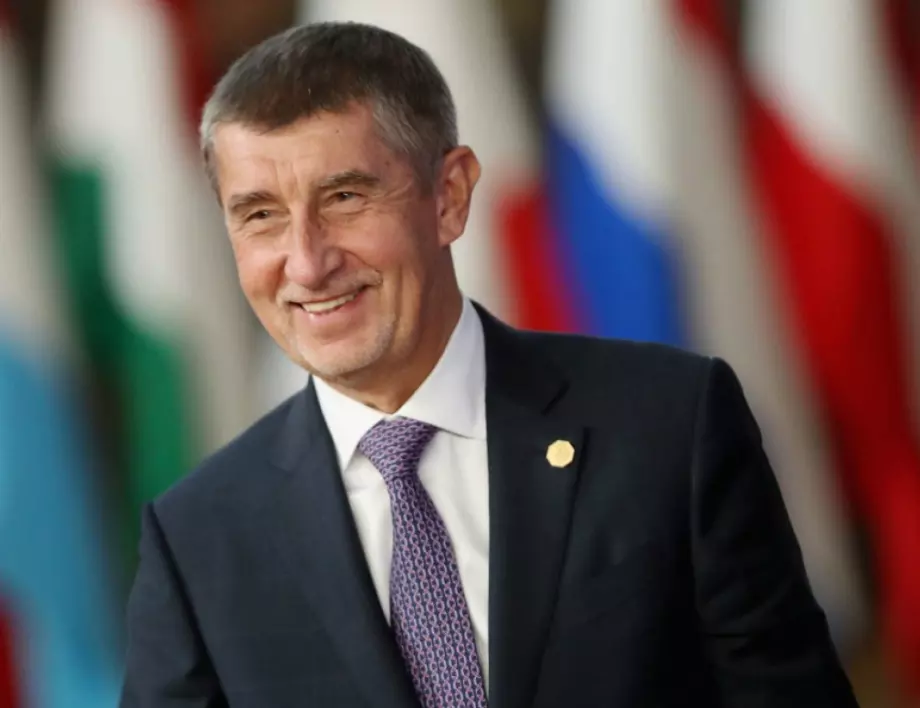 Чехия ще замрази заплатите на депутатите, премиера, президента и министрите