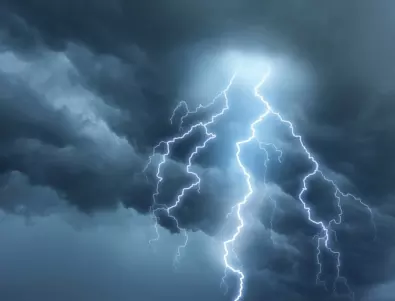 Как да предпазим електроуредите при гръмотевична буря?