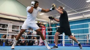 "Джошуа, не можеш да постигнеш величие с треньор за третокласници"