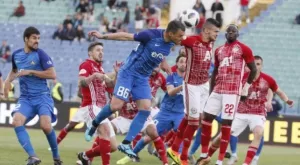 {{ otherArticle[0].article.title }}