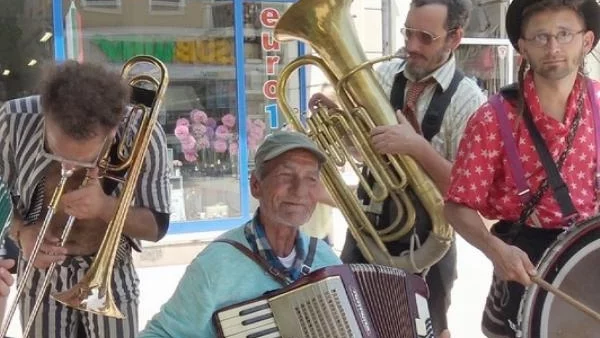 Сънят на бай Данчо или как уличният музикант влезе в програмата на Европейската столица на културата