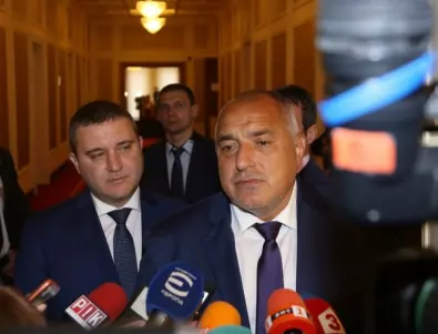 Симеонов не смята, че за пропуснатите данъци от хазарта отговорни трябва да са Борисов и Горанов