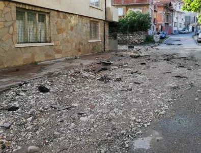 Асеновград е в частично бедствено положение, започва разчистване след пороя