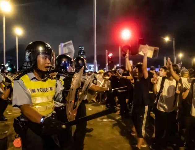 Хонконг отлага приемането на спорен закон след масовите протести 