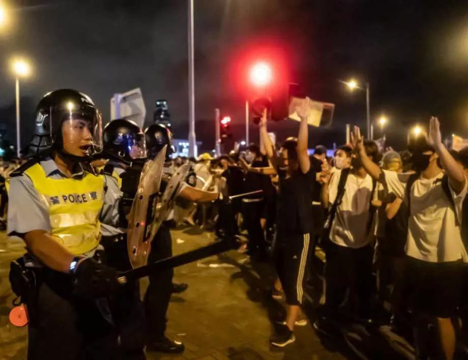 Протестите в Хонконг нямат край (ВИДЕО)
